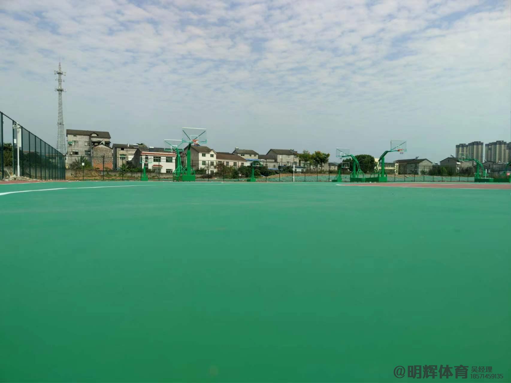 哈密硬地丙烯酸球场的优缺点